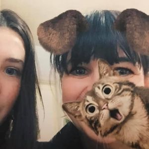 Meet your Posher, Aine